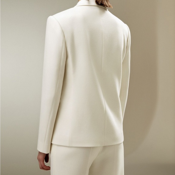 Chic Cream Double-Breasted Women's Blazer - Picture 3 of 5